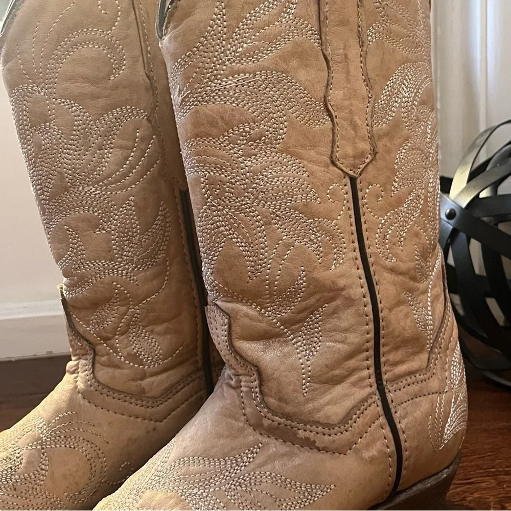 Veretta Cowgirl Boots - Off White - Picture 8 of 12